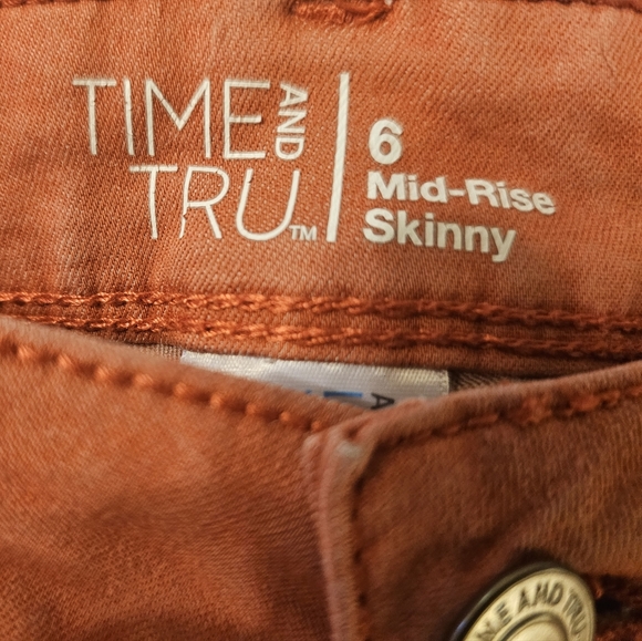 Time and Tru Mid-Rise Skinny. Size:6. - Picture 3 of 11